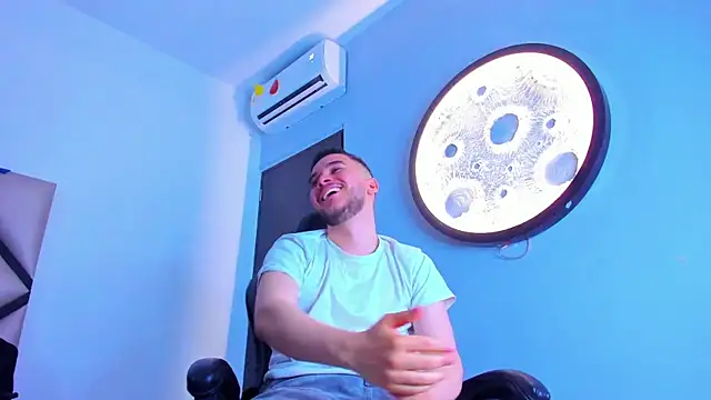 mike_257 webcam