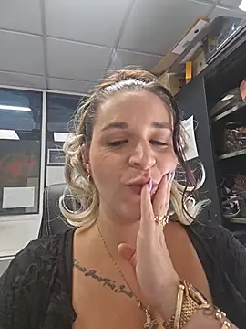 Micorazonheolmiangel23 webcam