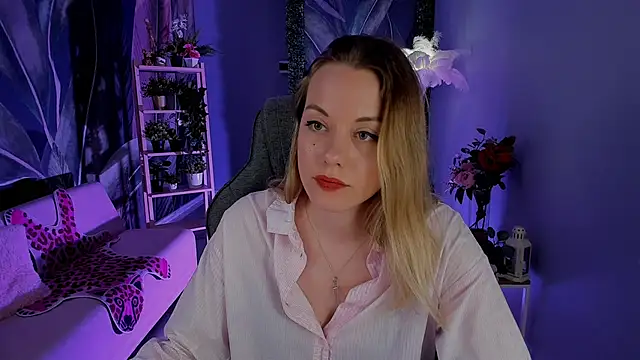 VireliaMoonfall webcam