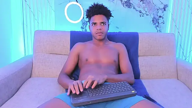 TaylorClay_ webcam