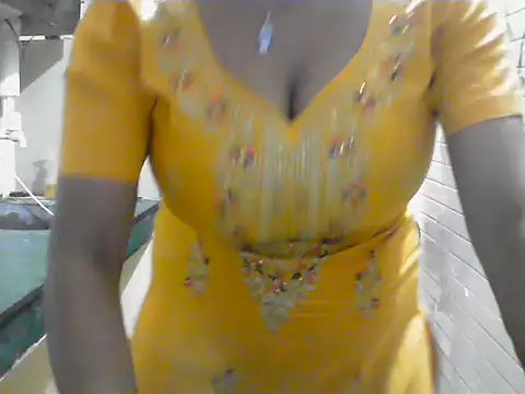 LovingPihu webcam