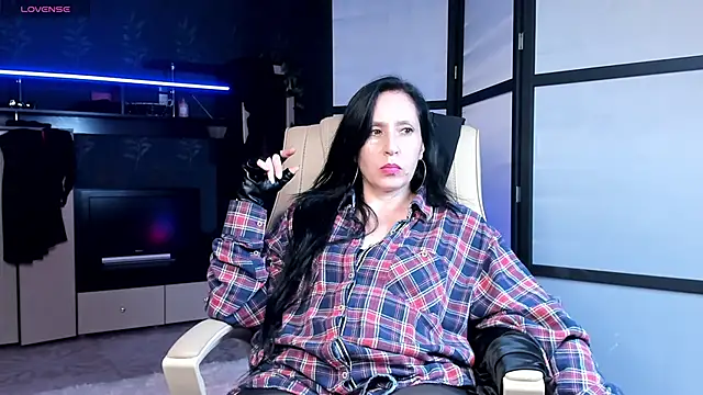 Lucky_Milf webcam