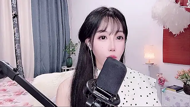 Laura_520 webcam