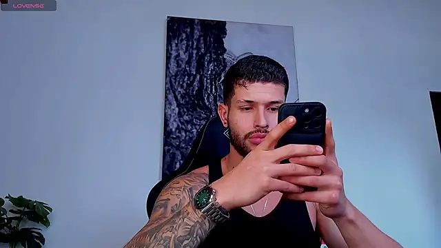 Santos_ramirez1 live cam on StripChat