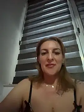 Hot-Milf4U webcam