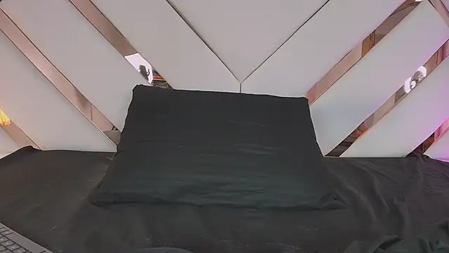 Noa_butterfly_ webcam