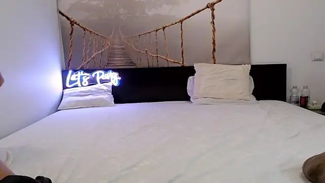 Andreea_Foxx live cam on StripChat