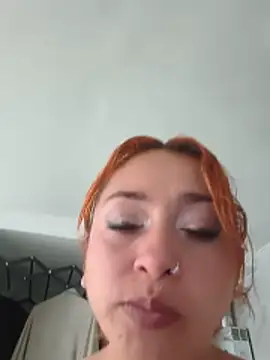 Mariana-94 live cam on StripChat