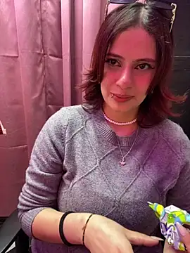 steffmontespink18 live cam on StripChat