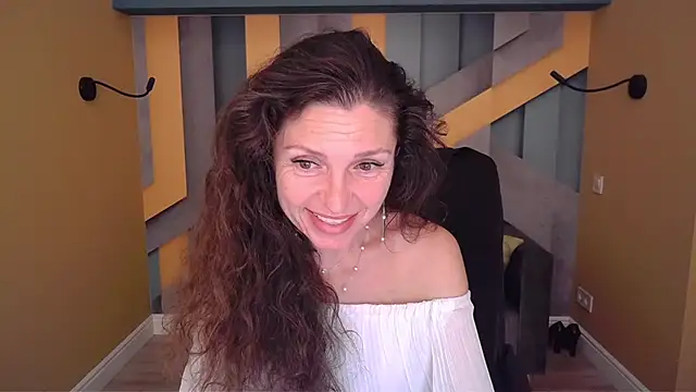 EllaLong live cam on StripChat