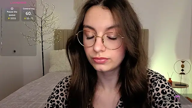 real_cutie1 - Real_cutie1's free webcam - UK Sex Cams