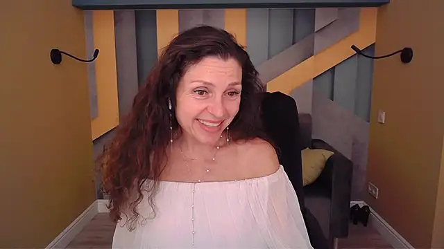 EllaLong webcam