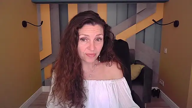 EllaLong webcam
