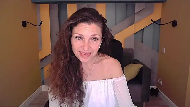 EllaLong webcam