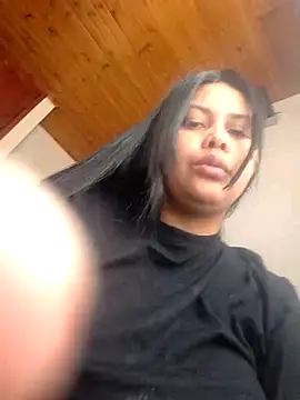 Alessandraa- live cam on StripChat