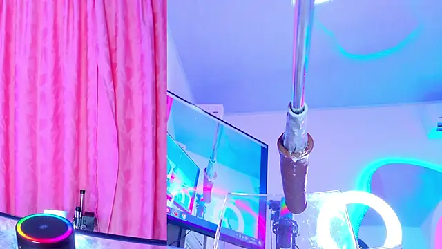 NathaxaLeans live cam on StripChat