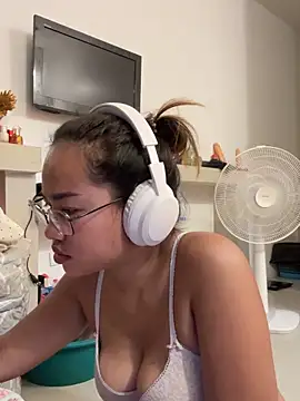 Ponthip webcam