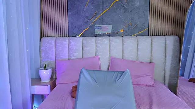 mia_scot webcam
