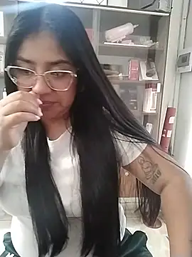 Amber_Herrera live cam on StripChat
