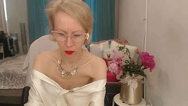 LuxuryNika webcam