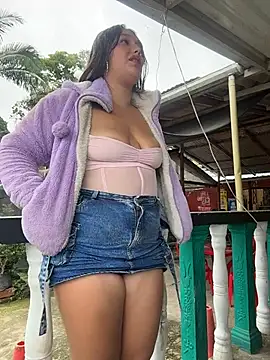 naughty-samanta- (F teen) - 3 dedos en mi coño