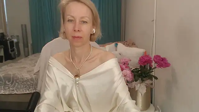 LuxuryNika webcam