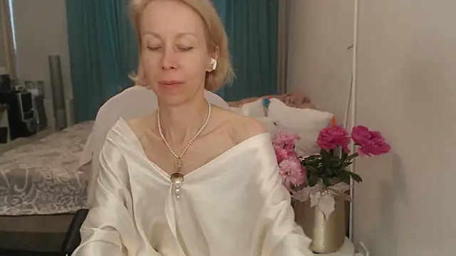 LuxuryNika webcam