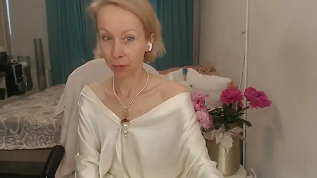 LuxuryNika webcam