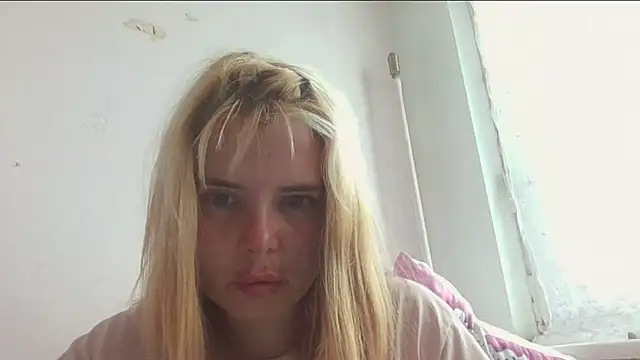 HornyElena live cam on StripChat