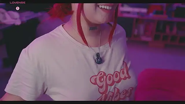 sensualkattt (F young) - Panty at side+ open ass wide