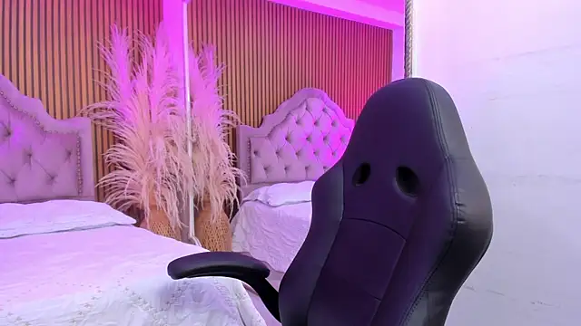 MelodyBliss live cam on StripChat