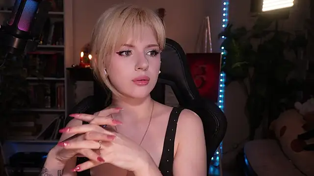 Chriss_Fox webcam