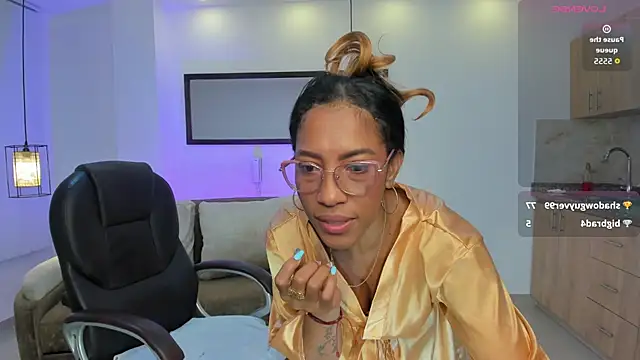 Shantaall_ live cam on StripChat
