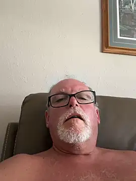 wildrocket02 live cam on StripChat
