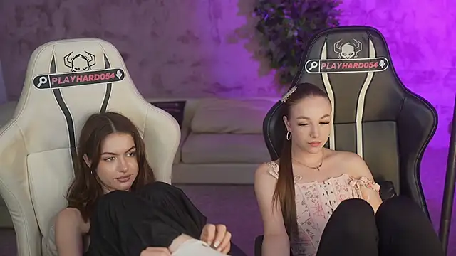 Ella_054 webcam
