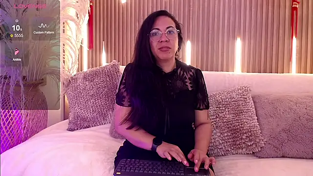 Velvet_Curly webcam