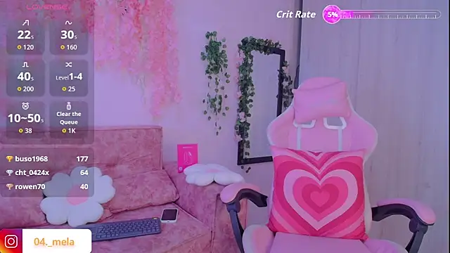 naomi_femme (T teen) - show cock close to the camera