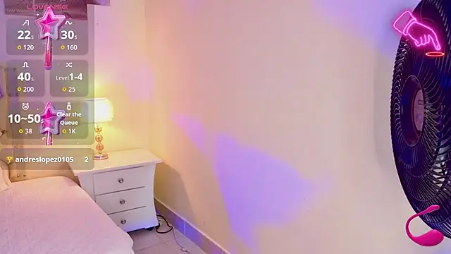 naomifire_ webcam