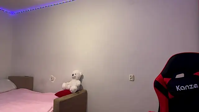 cute_nessy webcam