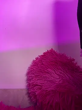 RebecaRealish webcam