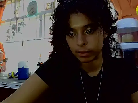 lucyli_25 webcam