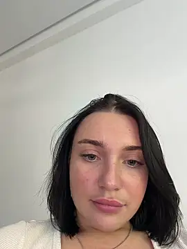 Lucyju1cy webcam