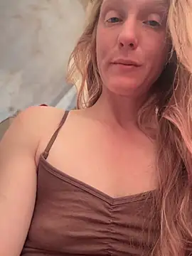 GoldenFlameGoddess webcam