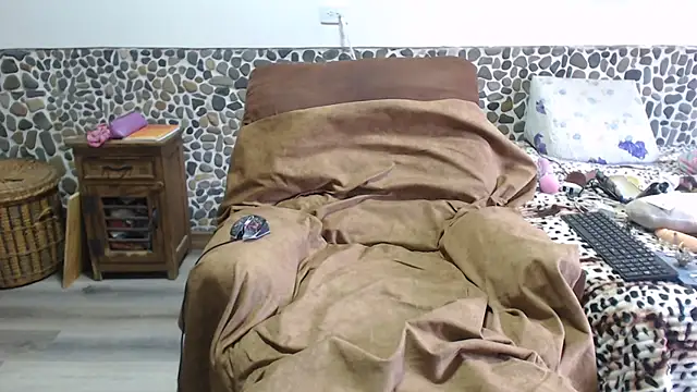 Miilu74 live cam on StripChat