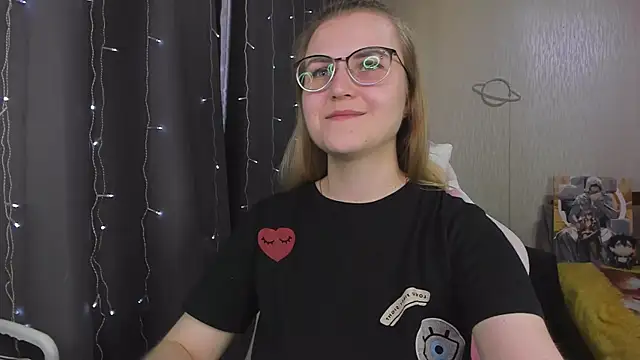 MissBrightShine live cam on StripChat