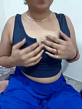 Aarti909090 webcam