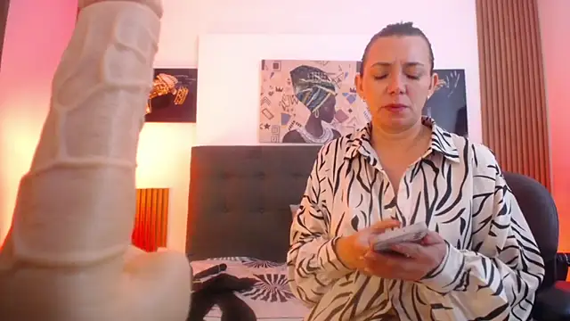 milfsecret69 webcam