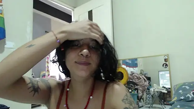 AlinaWoolf_ webcam
