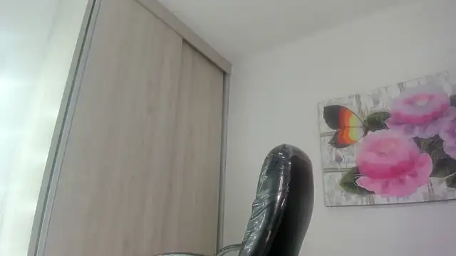 barbie_ds (T young) - Naked dance + show ass