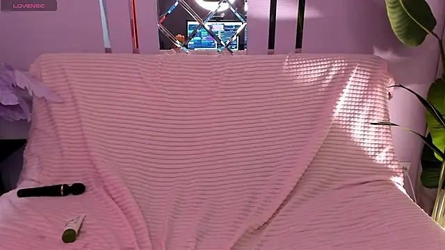 New_Web_Girl live cam on StripChat
